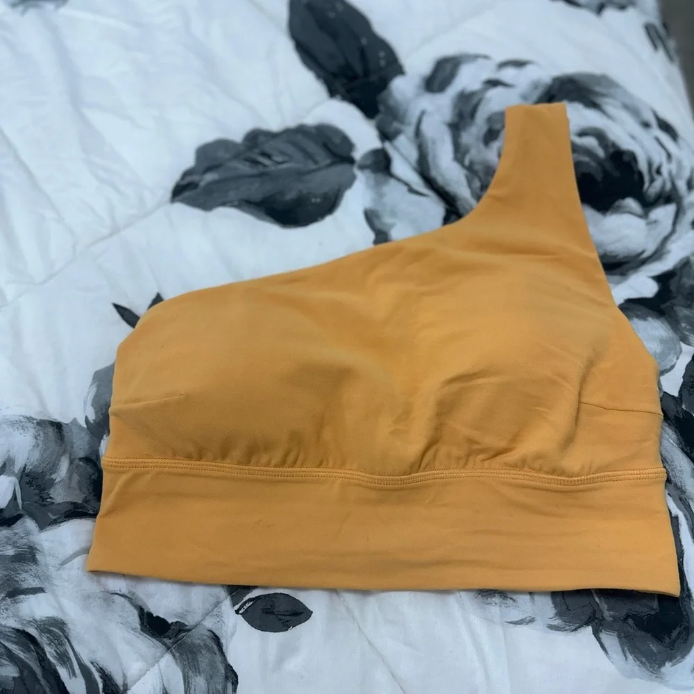 Lululemon Top - Picture 1 of 4